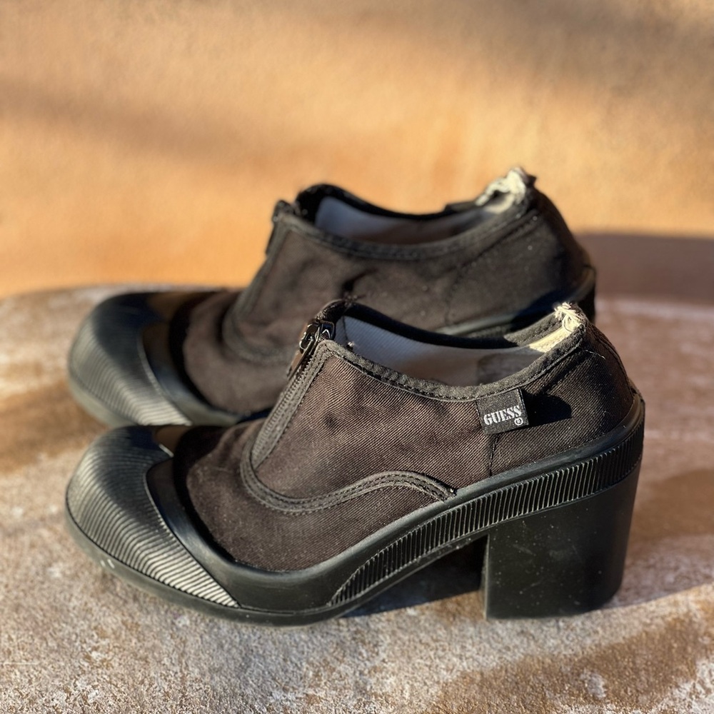 Vintage Canvas 90’s Guess 3 inch  Chunky heel.